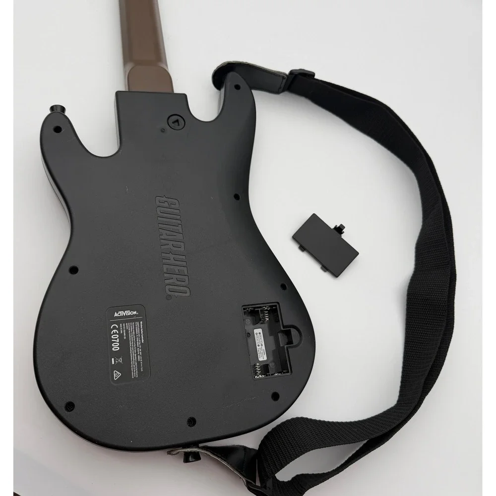 Guitar Hero Live PS4 Bundle 2 Guitars 2 Dongles & 2 Straps